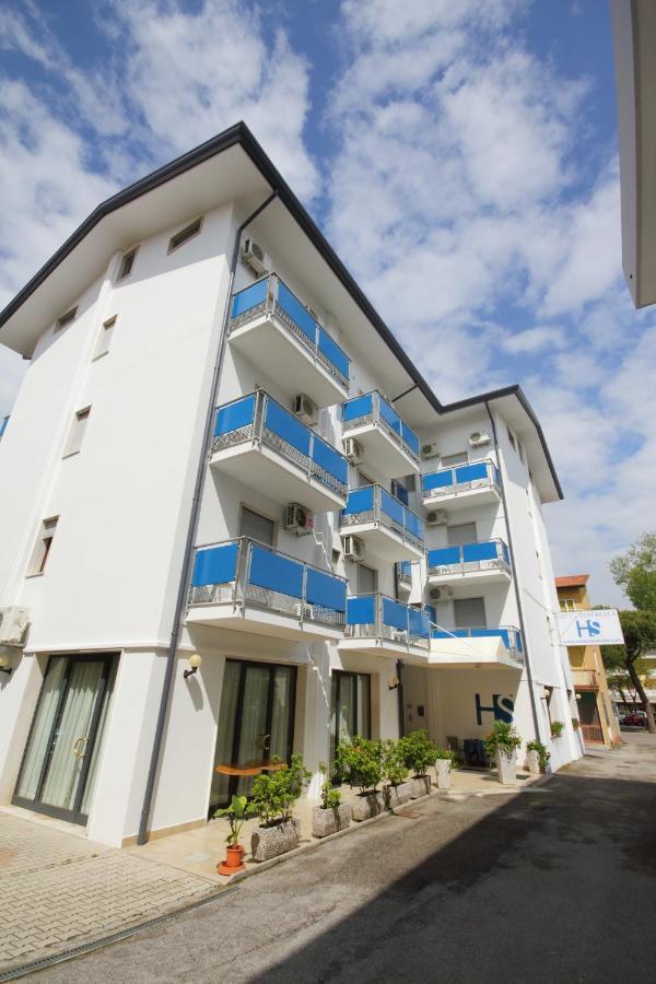 Hotel Serenella Лидо ди Йезоло Екстериор снимка
