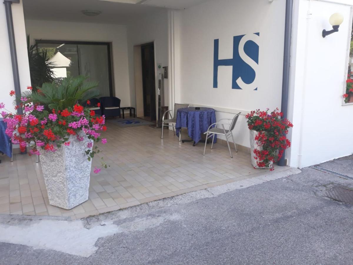 Hotel Serenella Лидо ди Йезоло Екстериор снимка