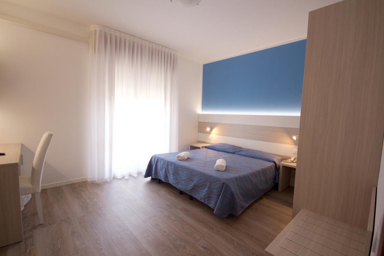 Hotel Serenella Лидо ди Йезоло Екстериор снимка