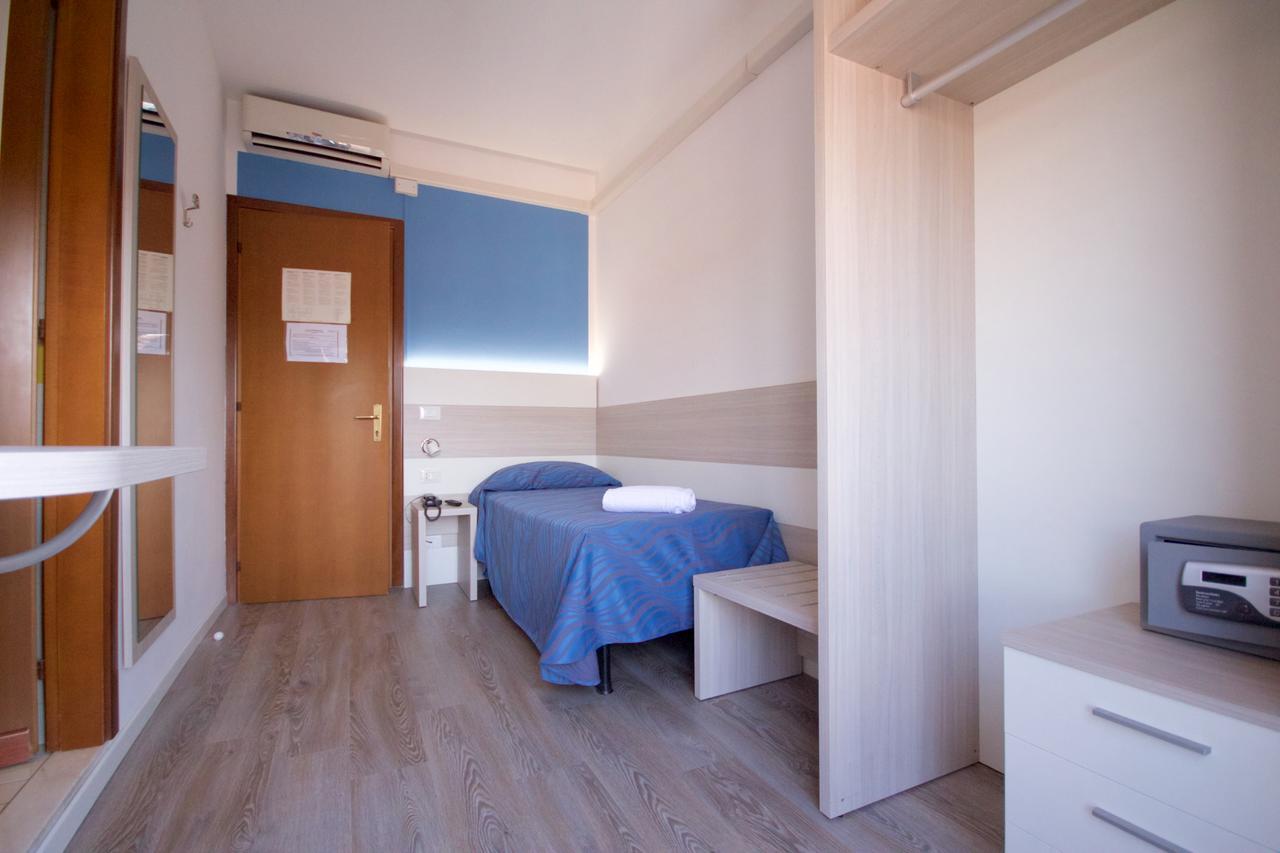 Hotel Serenella Лидо ди Йезоло Екстериор снимка