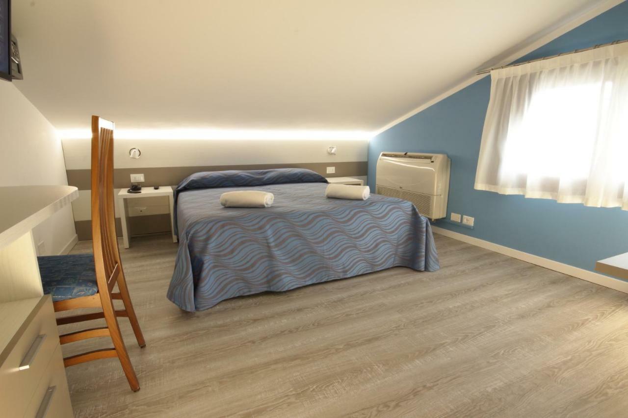 Hotel Serenella Лидо ди Йезоло Екстериор снимка