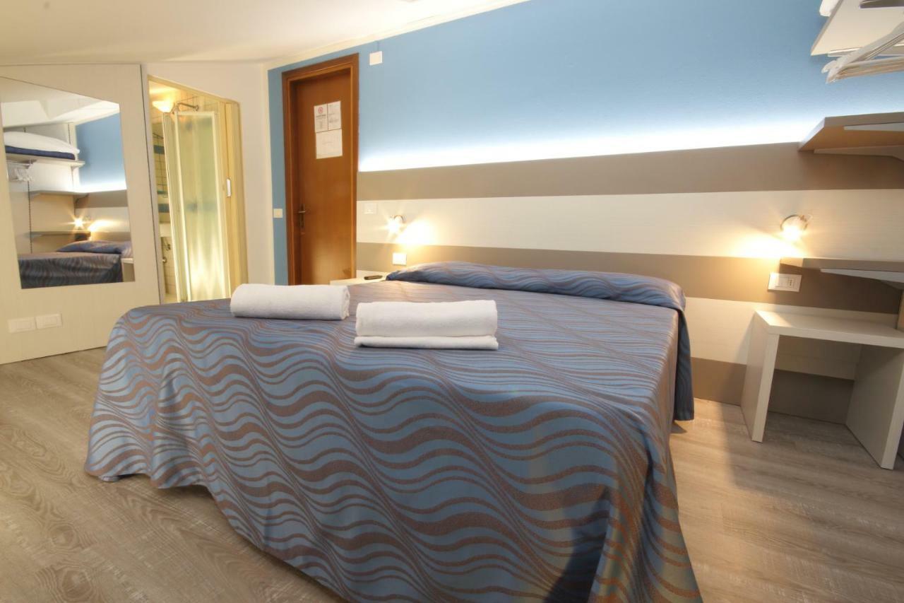 Hotel Serenella Лидо ди Йезоло Екстериор снимка